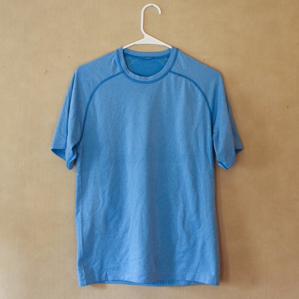 Men’s Lululemon Eat Drink Sweat Repeat Vent Tee Size Small Blue Workout Athletic